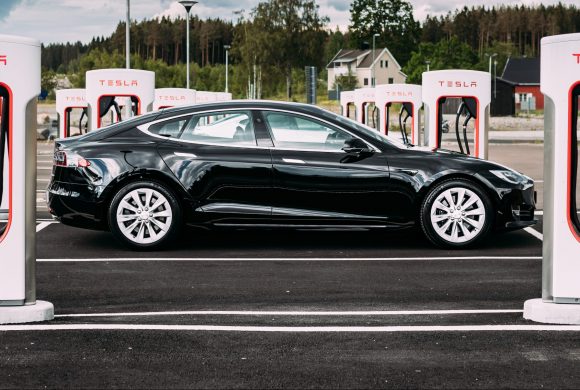 Tesla fails in bid to push racism lawsuit into arbitration